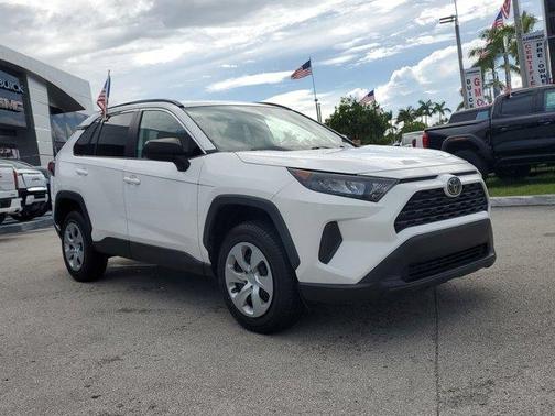 2020 Toyota RAV4 LE