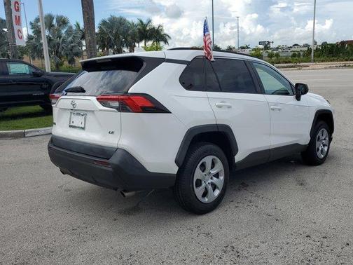 2020 Toyota RAV4 LE