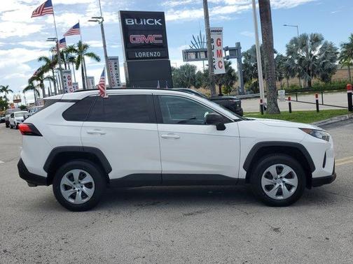 2020 Toyota RAV4 LE