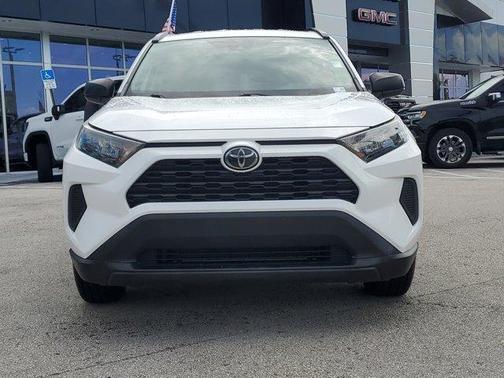 2020 Toyota RAV4 LE
