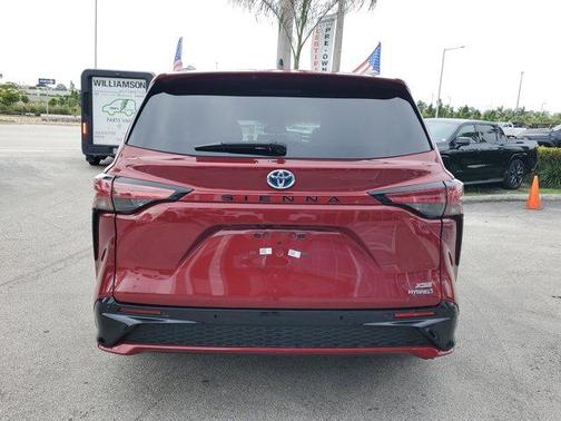 2022 Toyota Sienna XSE 7 Passenger