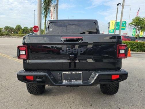 2022 Jeep Gladiator Overland