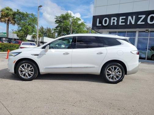 2022 Buick Enclave Essence