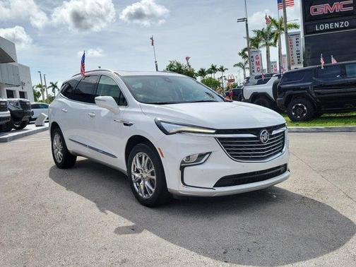 2022 Buick Enclave Essence