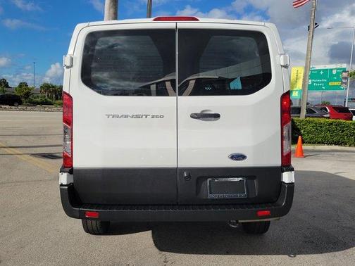 2024 Ford Transit-250 T250