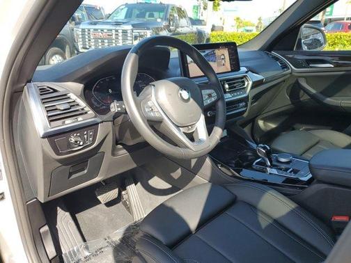 2024 BMW X4 xDrive30i