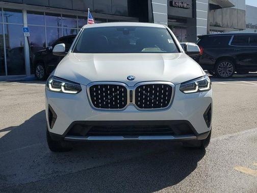 2024 BMW X4 xDrive30i