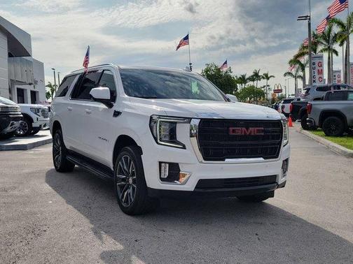 2022 GMC Yukon XL SLE