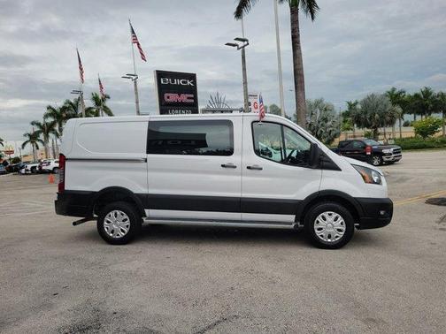 2023 Ford Transit-250 T250