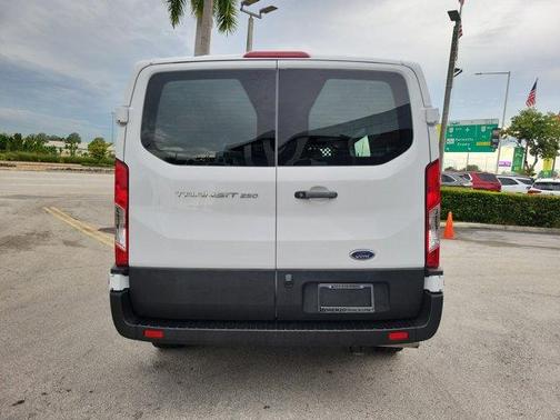 2023 Ford Transit-250 T250