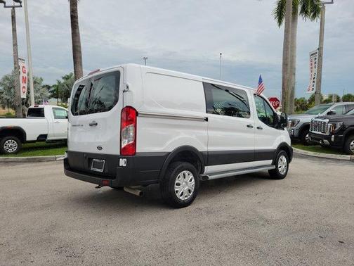 2023 Ford Transit-250 T250