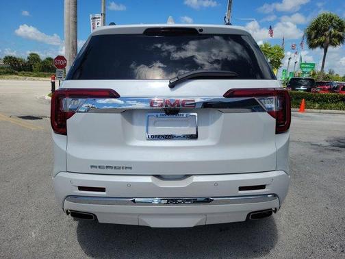 2022 GMC Acadia Denali