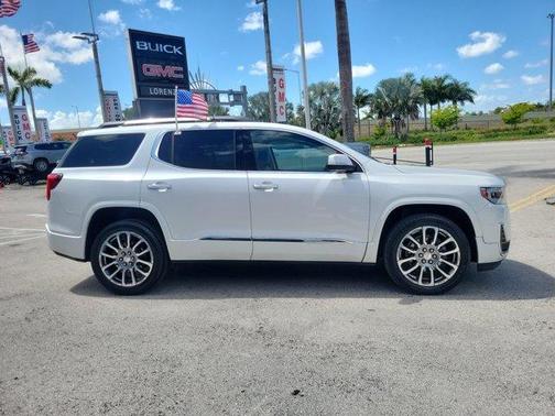 2022 GMC Acadia Denali
