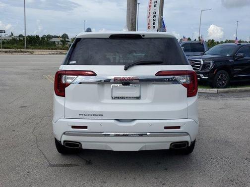 2022 GMC Acadia Denali