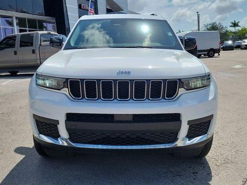 2023 Jeep Grand Cherokee L Laredo