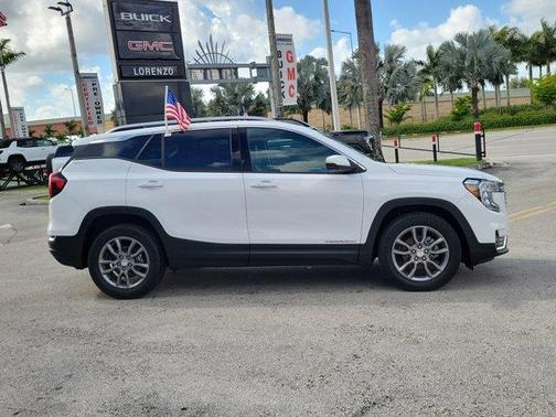 Summit White 2023 GMC Terrain SLT