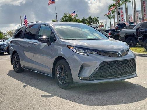 2025 Toyota Sienna XSE 7 Passenger