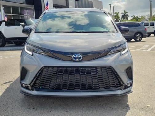 2025 Toyota Sienna XSE 7 Passenger