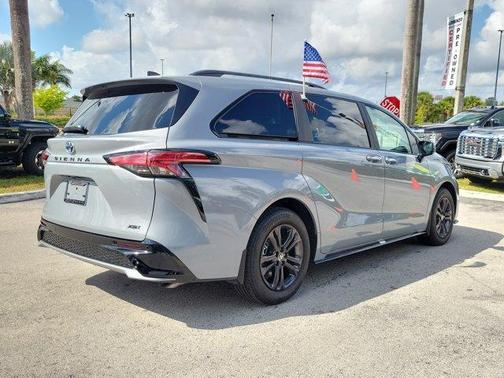 2025 Toyota Sienna XSE 7 Passenger