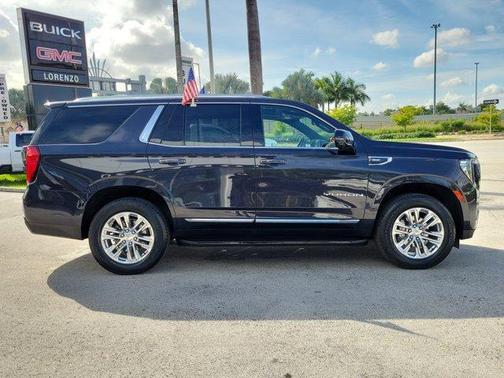 2023 GMC Yukon SLT