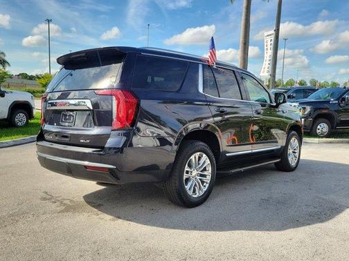 2023 GMC Yukon SLT