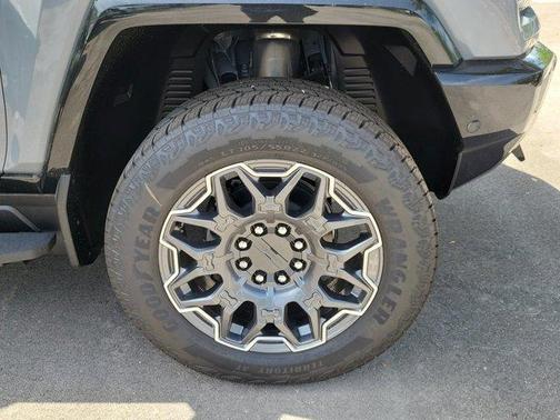 Meteorite Metallic 2026 GMC HUMMER EV SUV 3X