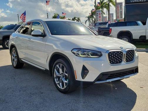 2025 BMW X4 xDrive30i