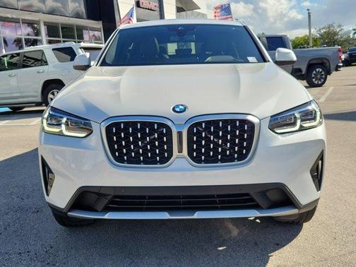 2025 BMW X4 xDrive30i
