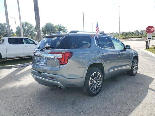 2022 GMC Acadia Denali
