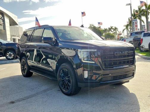 2023 GMC Yukon SLT