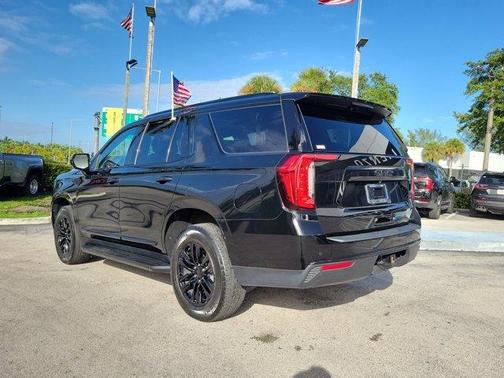 2023 GMC Yukon SLT