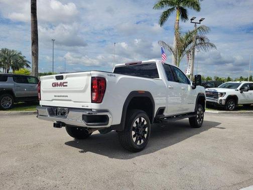 Summit White 2022 GMC Sierra 2500 SLE
