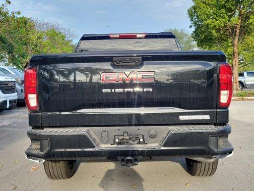 2025 GMC Sierra 1500 Elevation