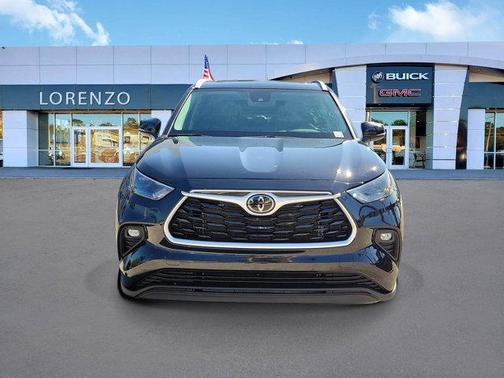 Midnight Black Metallic 2023 Toyota Highlander LE