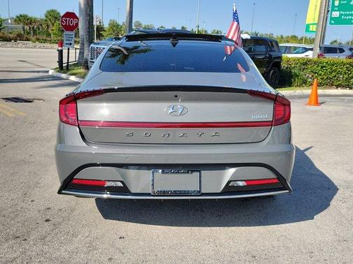 2023 Hyundai SONATA Hybrid Limited