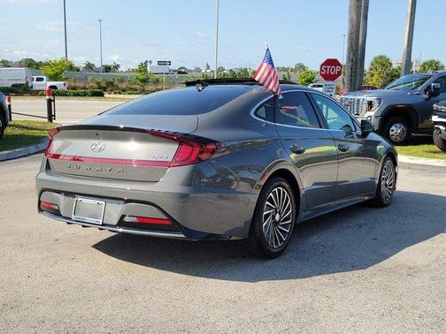 2023 Hyundai SONATA Hybrid Limited