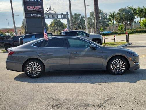 2023 Hyundai SONATA Hybrid Limited