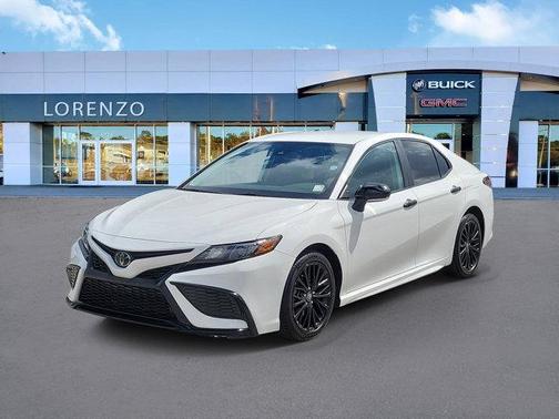 White 2022 Toyota Camry SE