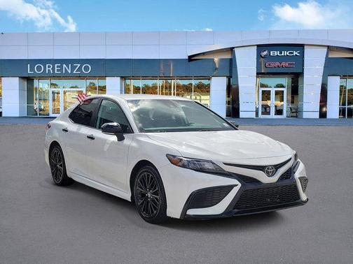 White 2022 Toyota Camry SE