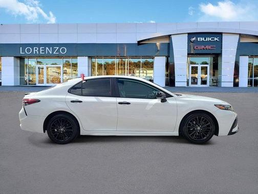 White 2022 Toyota Camry SE