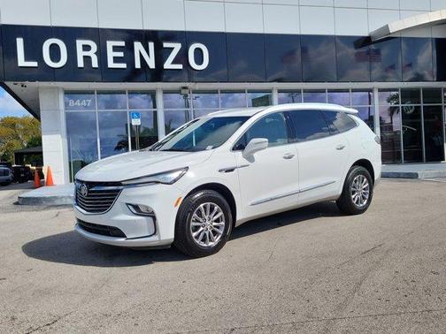 2023 Buick Enclave Essence
