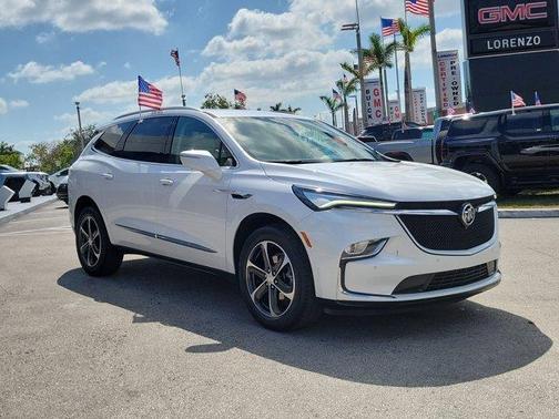 2022 Buick Enclave Essence