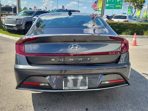2022 Hyundai SONATA SE