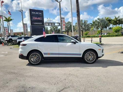 White 2023 Porsche Cayenne Platinum Edition