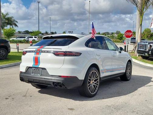 White 2023 Porsche Cayenne Platinum Edition