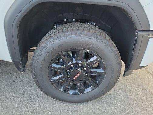 2025 GMC Sierra 2500 AT4