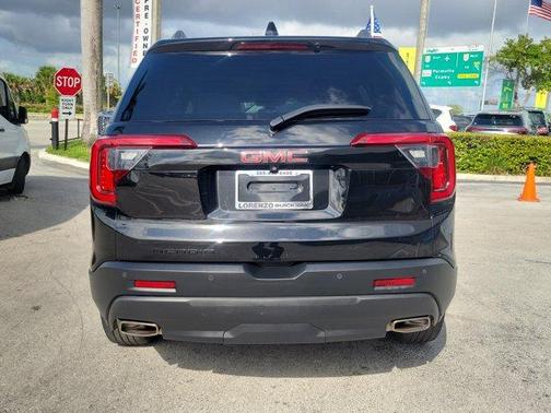 2022 GMC Acadia SLE