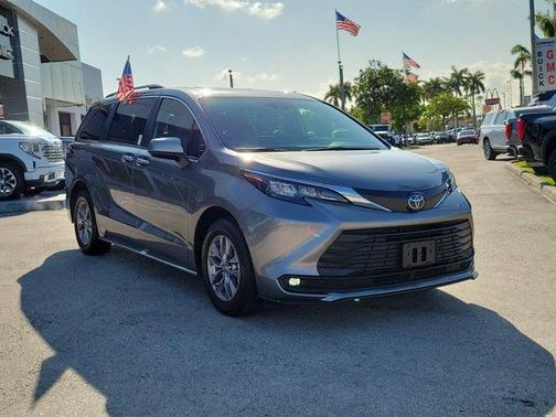 2026 Toyota Sienna XLE