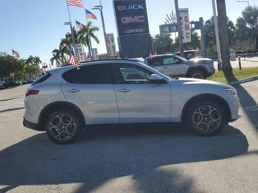 2022 Alfa Romeo Stelvio Sprint