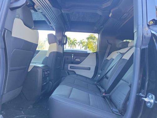 2026 GMC HUMMER EV SUV 2X